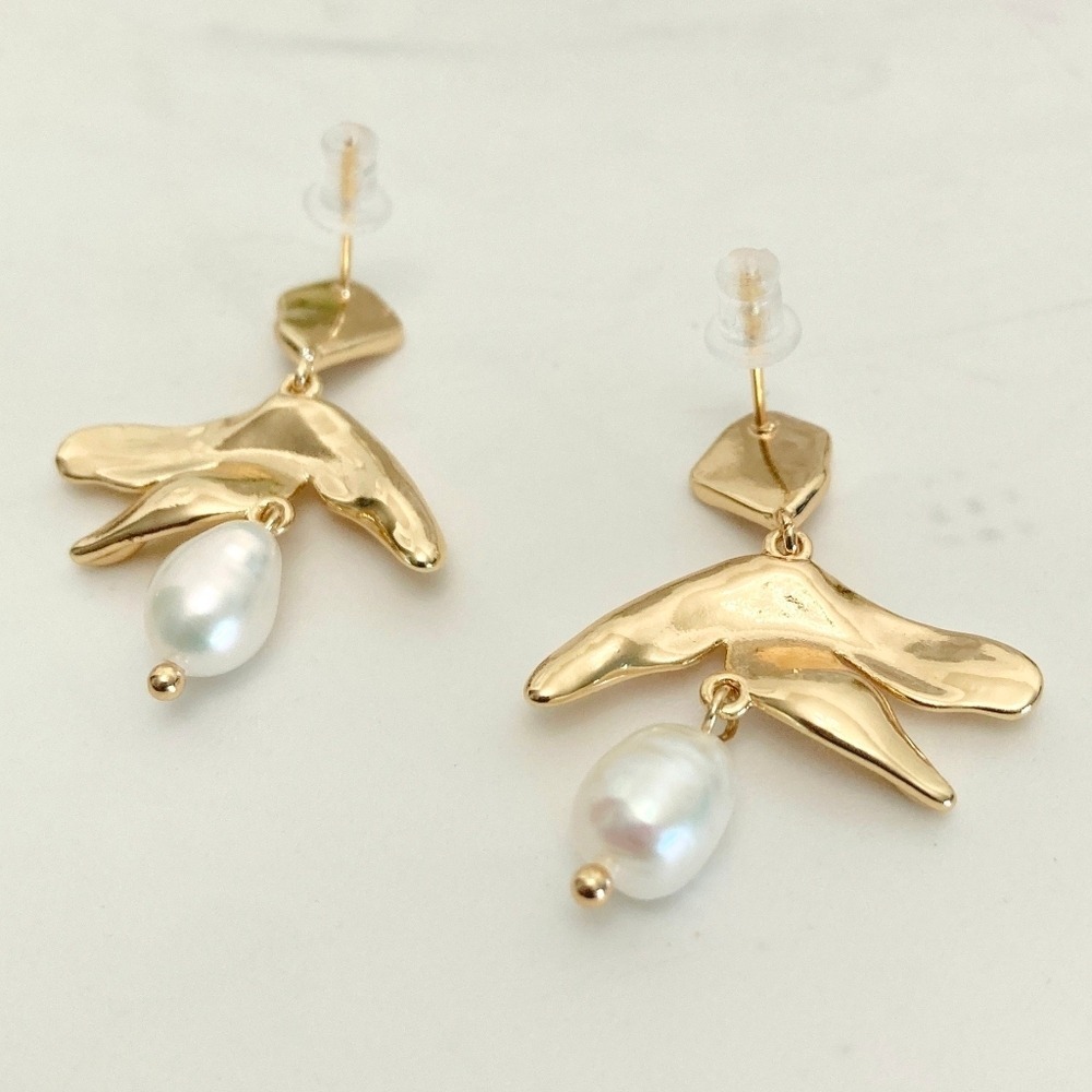 Gold Pearl statement dangle earrings floral chunky boho sculptural 💖2/$30 - Picture 8 of 9